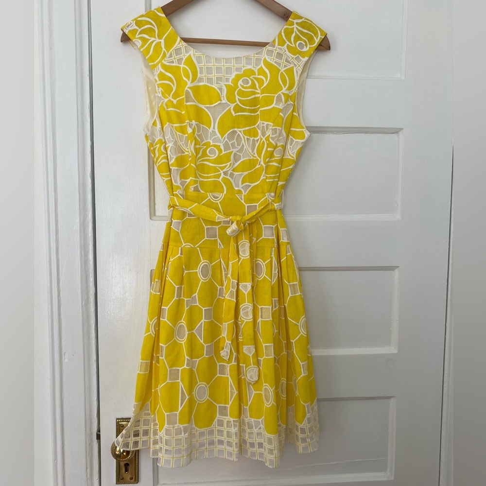 Laura petites buttercup yellow lace floral dress